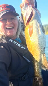 Lacey Dugger's 21.25 inch smallmouth